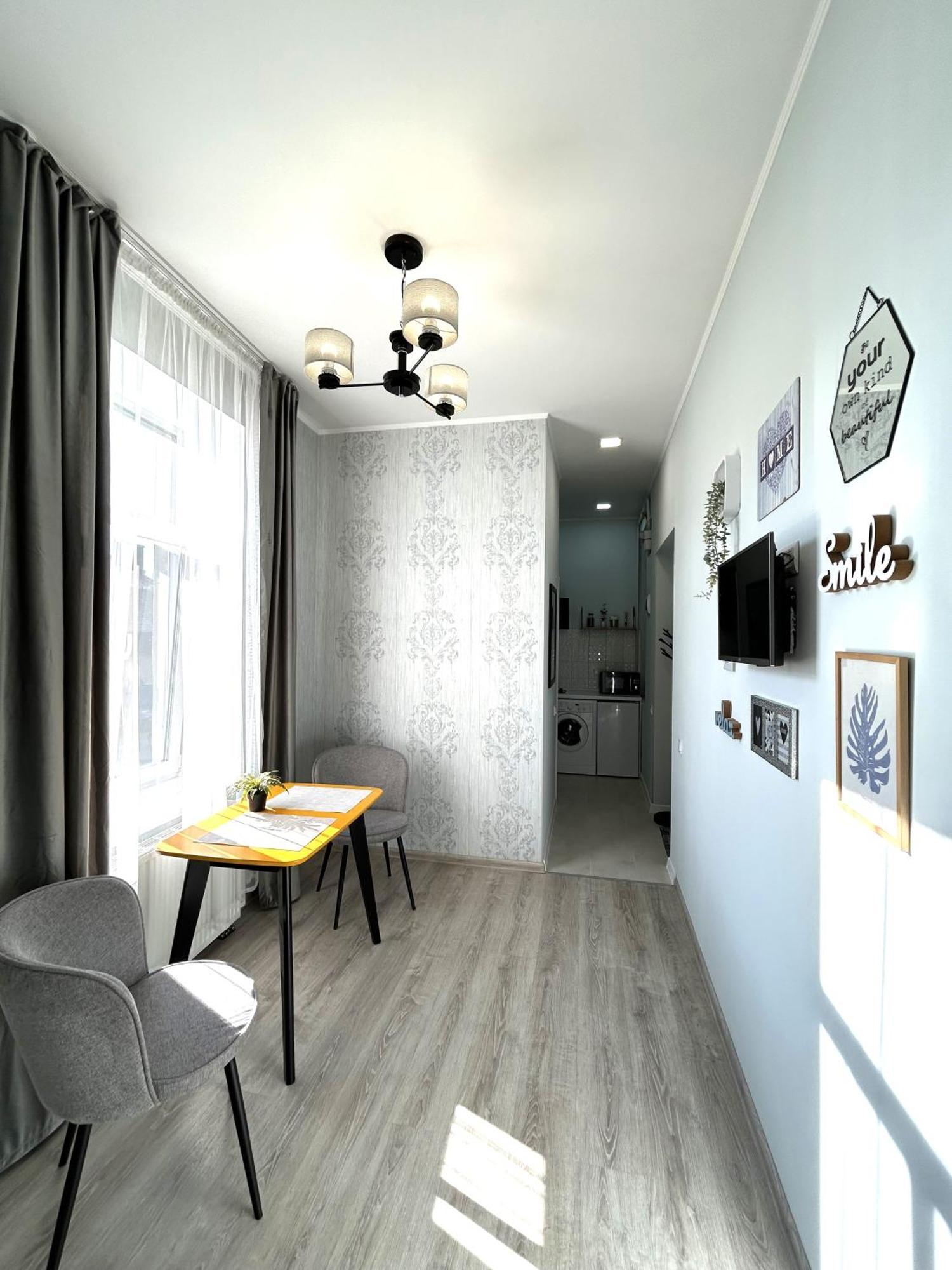 Romantic Apartment In The Сity Сenter Львів Екстер'єр фото